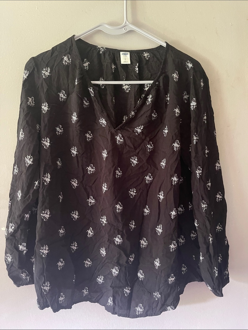 Black Embroidered V-Neck Long-Sleeve Top